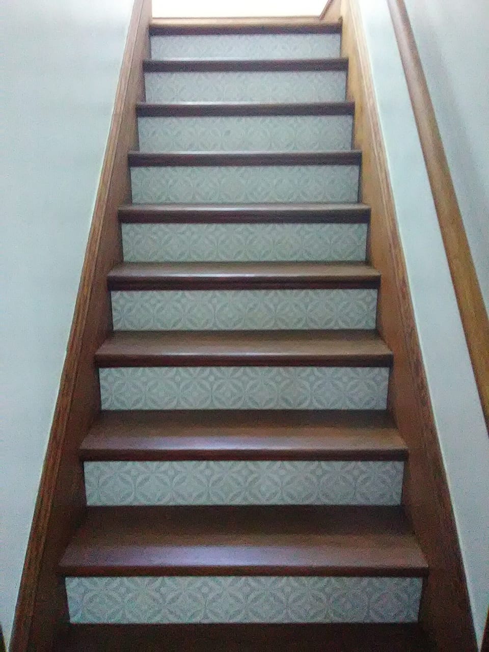 Steps to the 4 bedrooms upstairs 