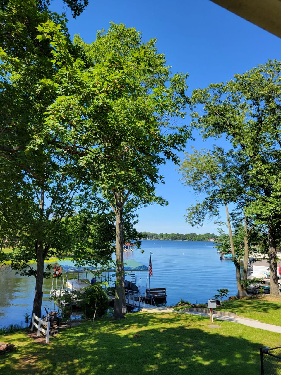 no wake area close to the main ski area.  deep water.  pontoon available to rent