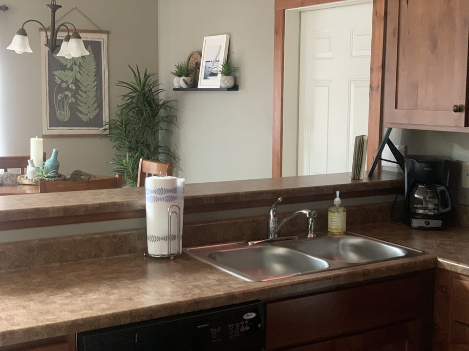 Fully stocked kitchen w/ coffee pot, toaster, convection oven, and much more!