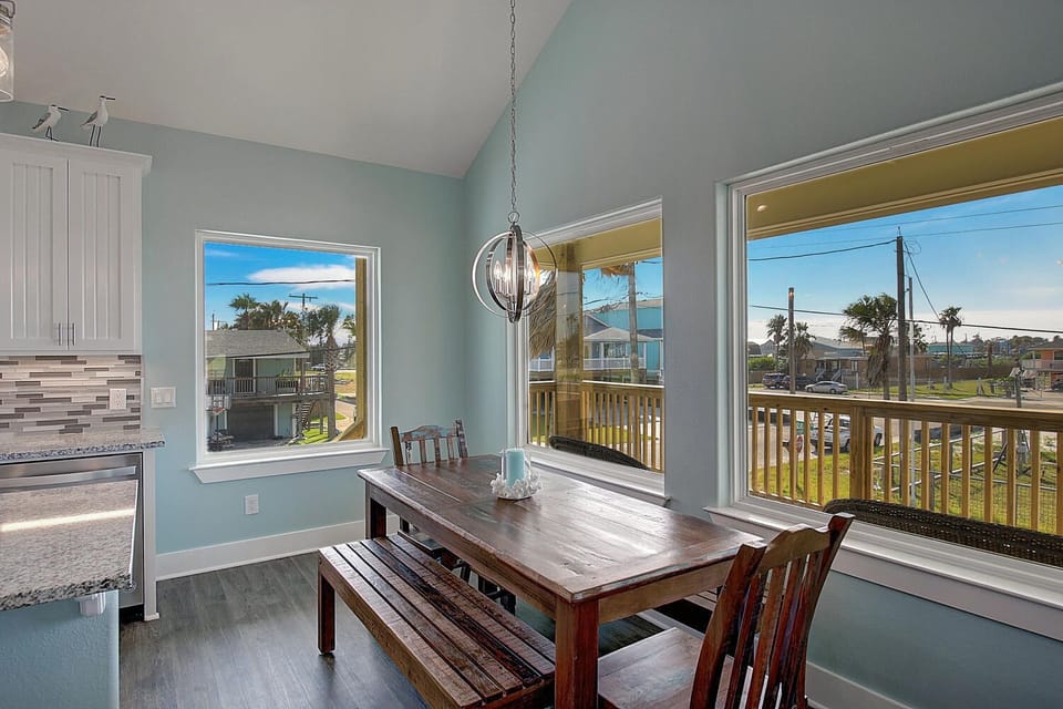 Dining table - Bright dining space adjacent to the kitchen for easy vacation gatherings