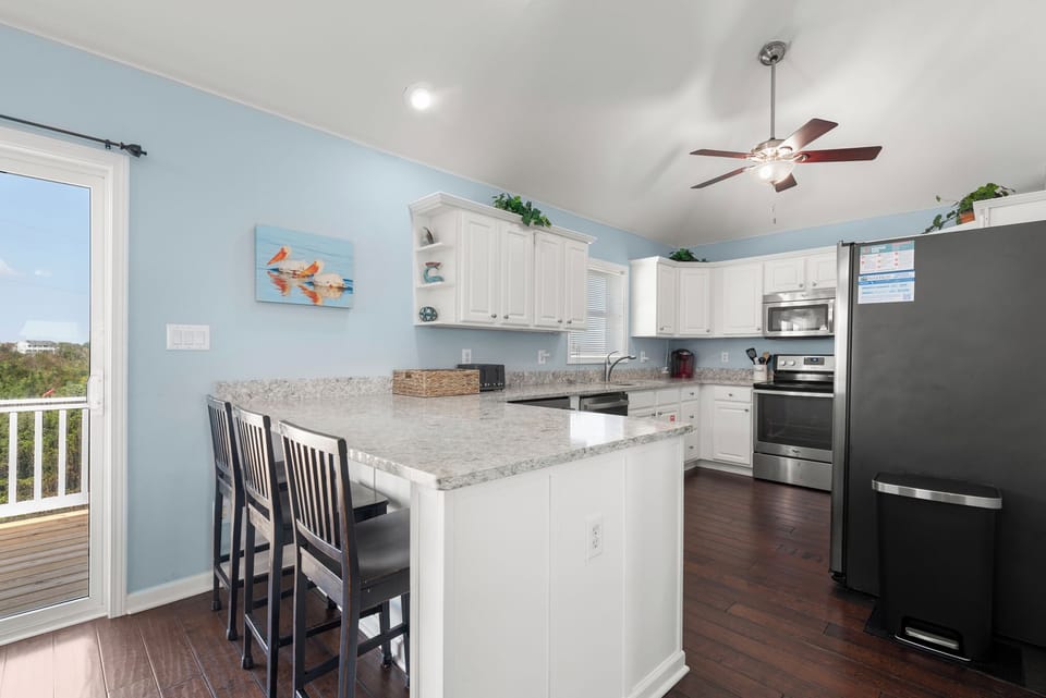 CCV04: Pelican Cove l Top Level Kitchen