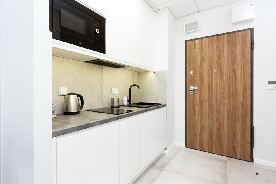
Kitchenette with high quality appliances. 