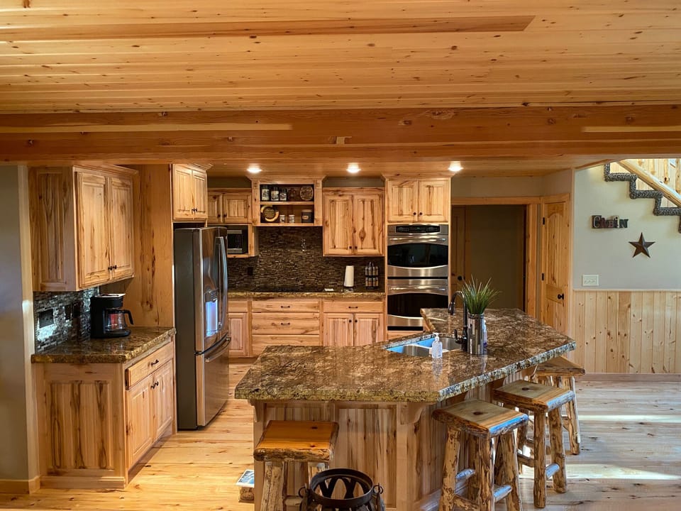 Kitchen Area w/seating for 6 at large center island 