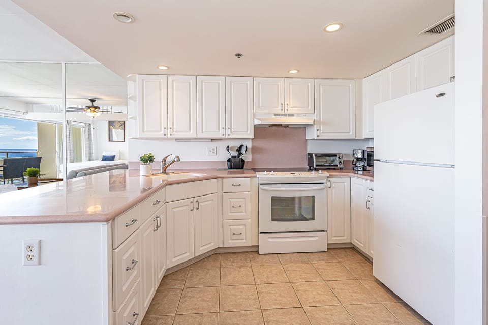 Full Kitchen with Dishwasher