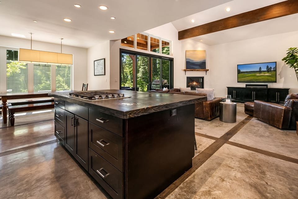 Rocking Chair Retreat - Large center island with a gas cooktop.