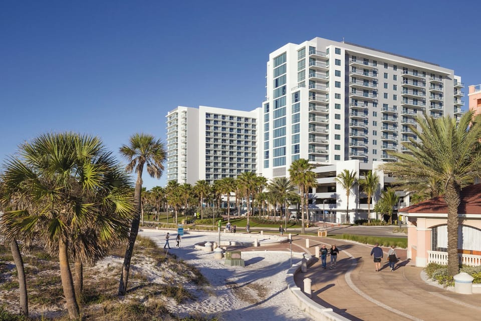 Wyndham Clearwater Oceanfront Presidential Condo, onsite Spa, across from Beach Resort in Clearwater Beach