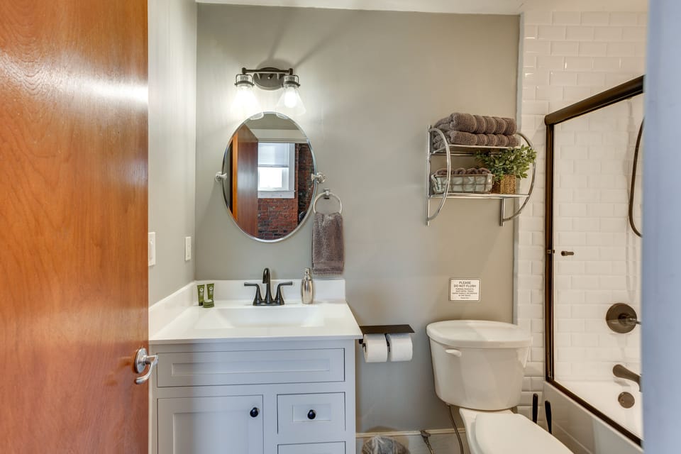 Full Bathroom | Shower/Tub Combo | Recently Remodeled | Upper Level