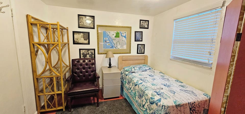 Bedroom 3: twin bed