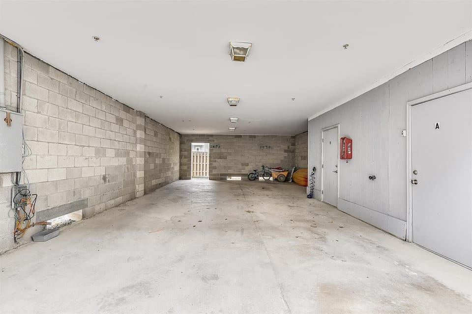 Lower Level,Parking,