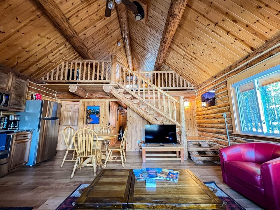 Soaring architecture that celebrates grand-scale cabin living.

