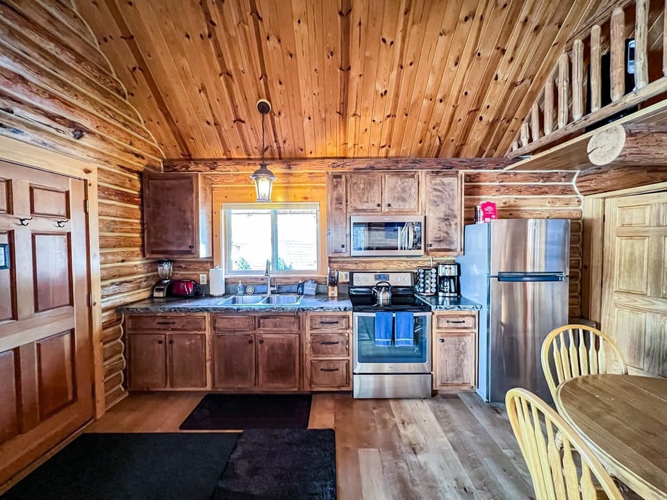 Fully equipped artisanal kitchen to nourish your group and your soul.
