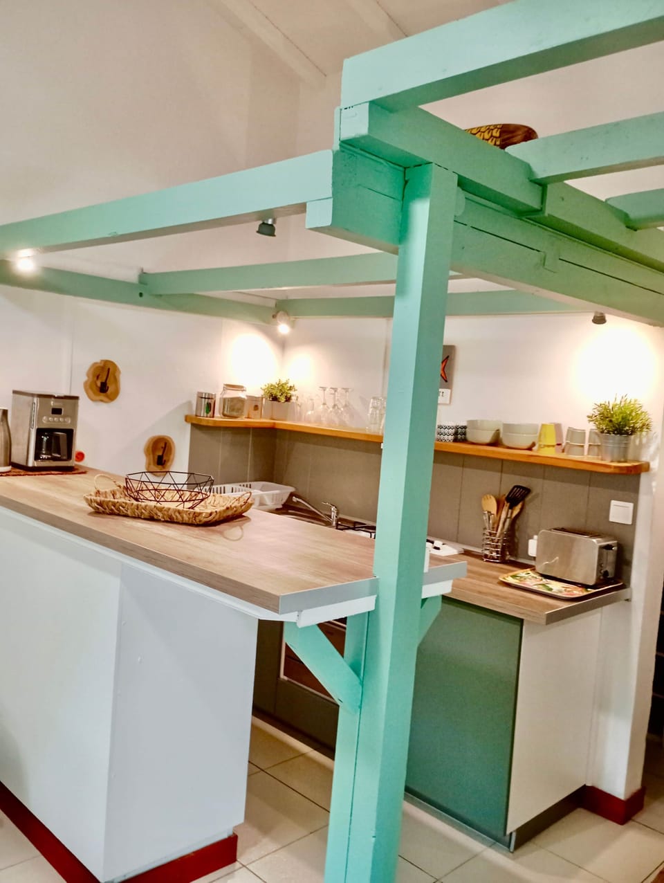 The kitchen of the Bambou cottage