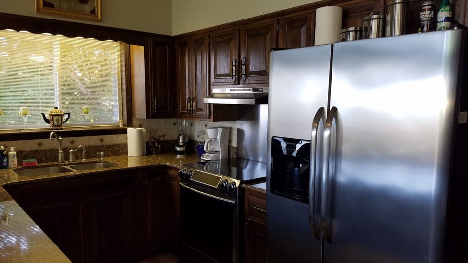 Fully Equipped Kitchen - Photo 2