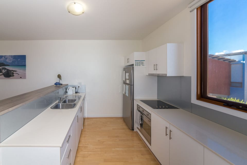 Villa 39 South Shores Resort, Normanville - kitchen