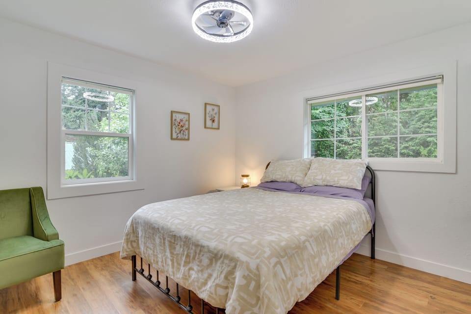 Bedroom 1 | Queen Bed | Linens Provided