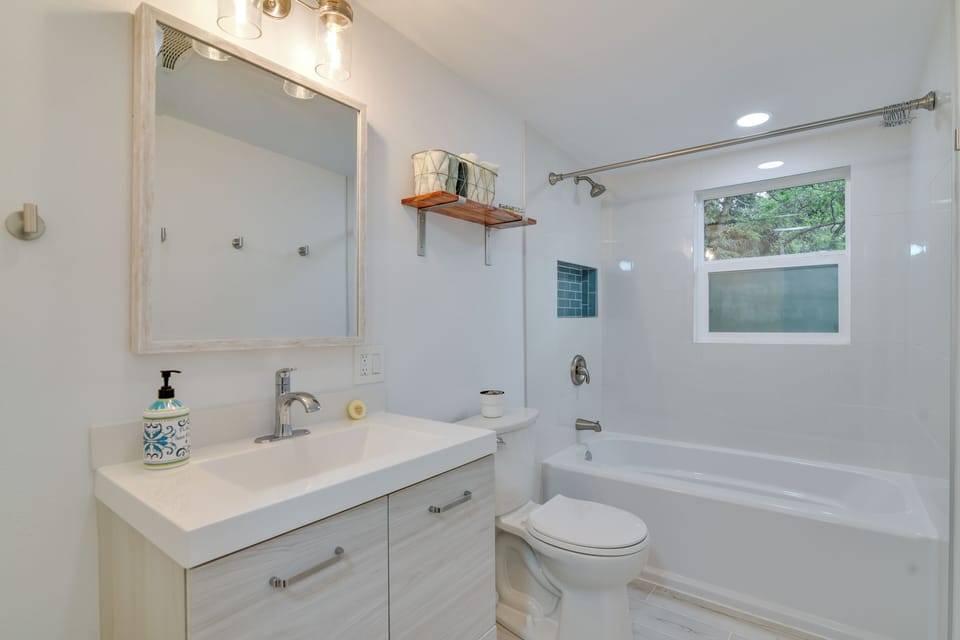 Full Bathroom