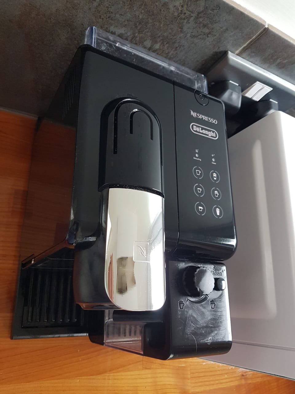 Nespresso Coffee machine (with some capsules to start you off)