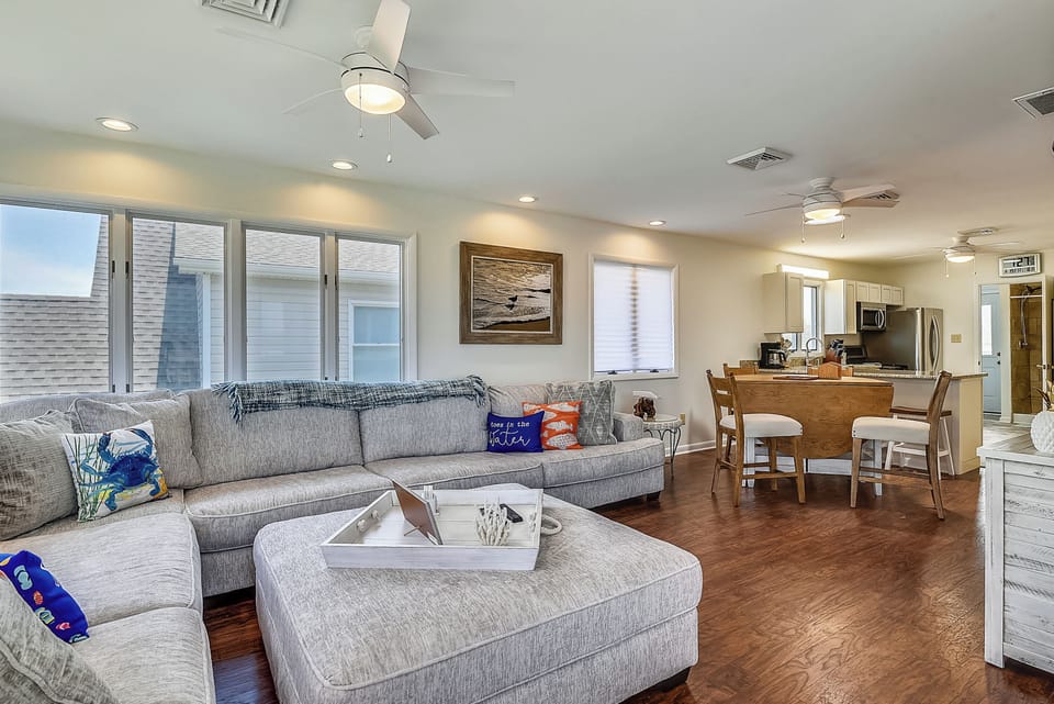 Upper/Main Level,Living Area,