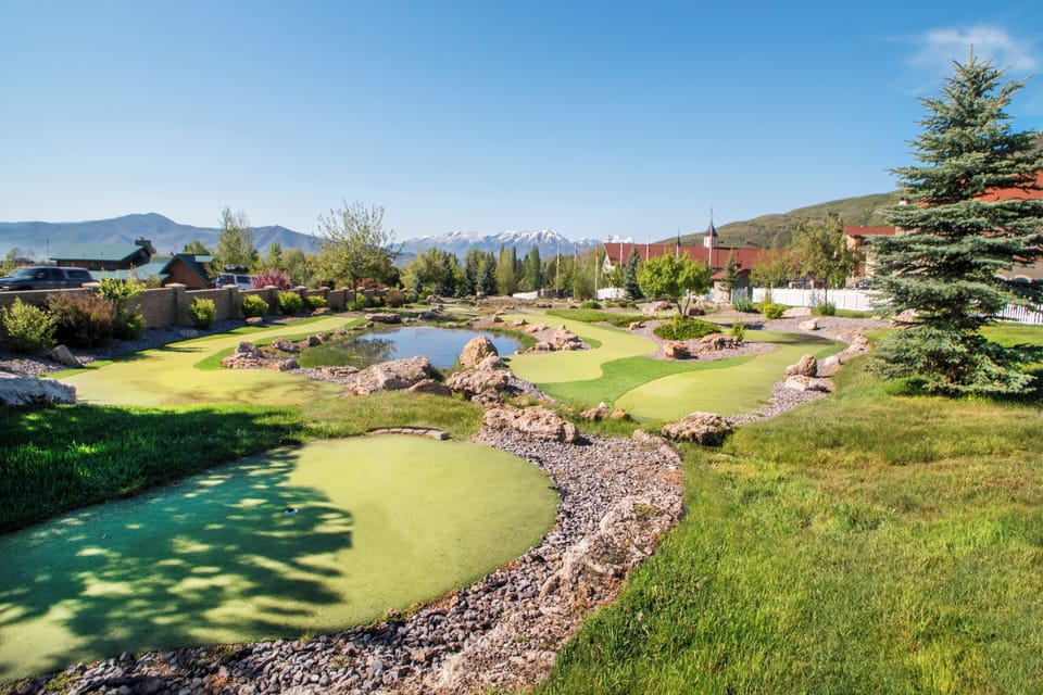 Executive Golf Putting Course