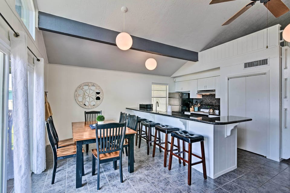 Dining Table | Breakfast Bar