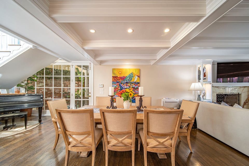 Dining Room Table Seats Eight 
