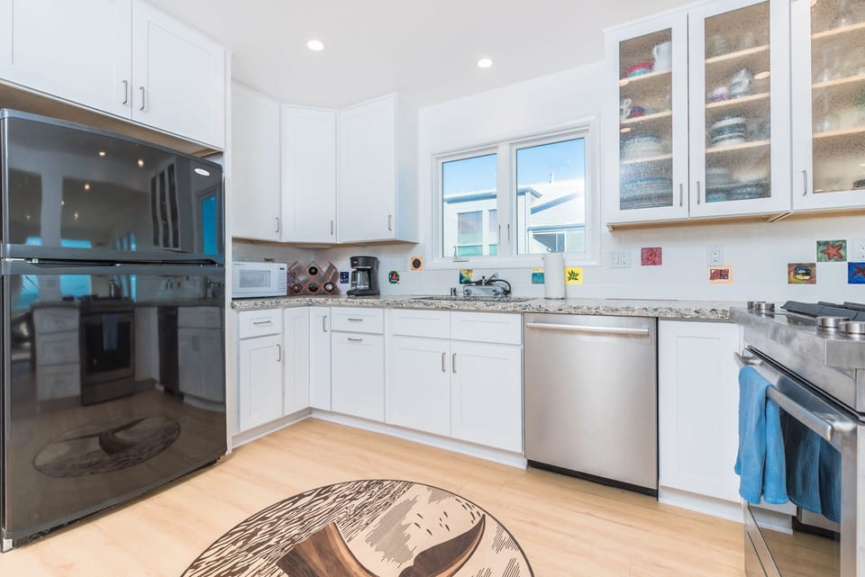 Everything you need for preparing meals during your stay.
                
