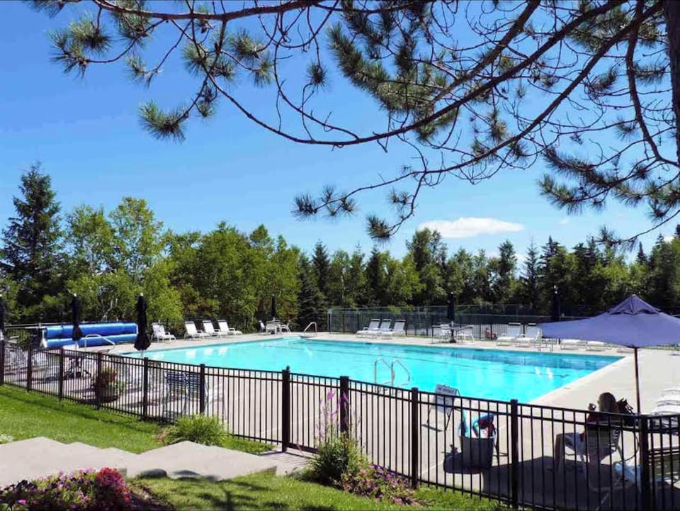 Lifeguarded pool from 8am-8pm 