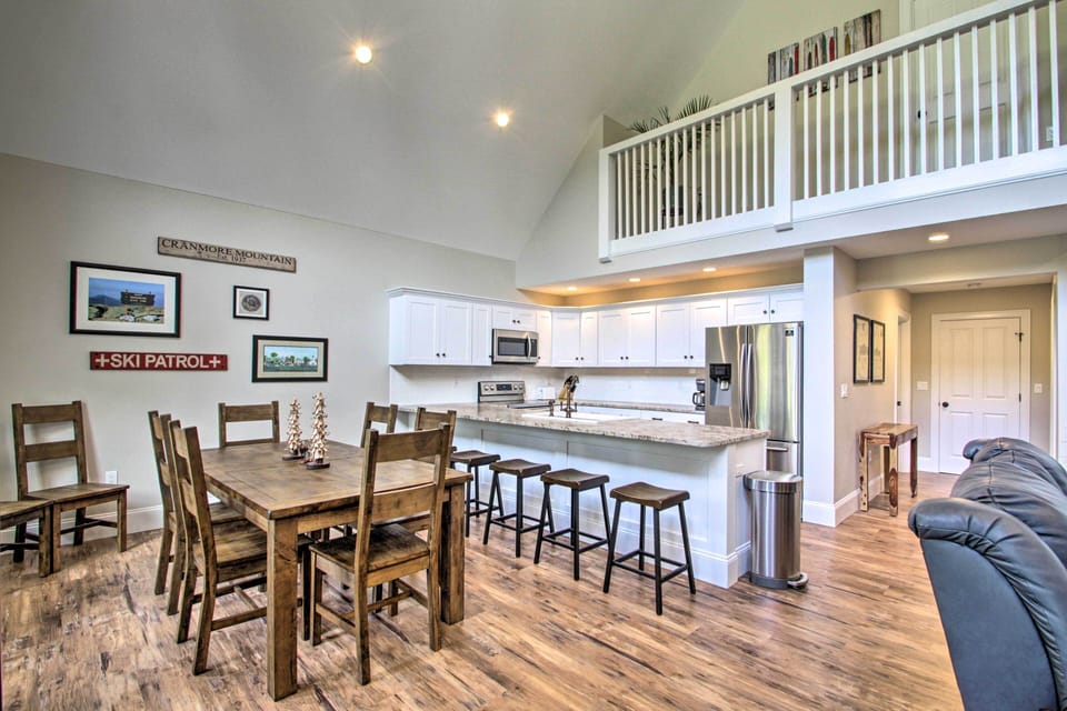 Dining Area | Dishware & Flatware