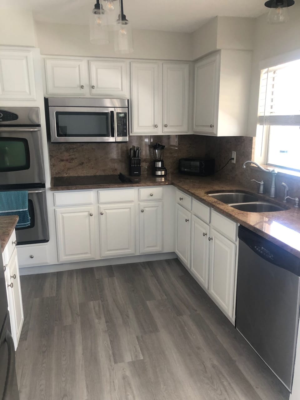 Fully Equipped Kitchen , Granite counters