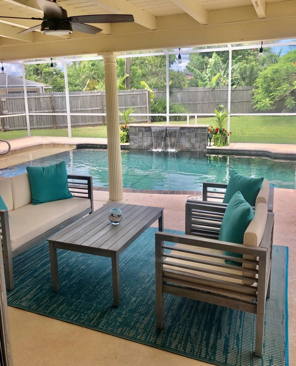 300 sq ft of covered screened lanai pool deck