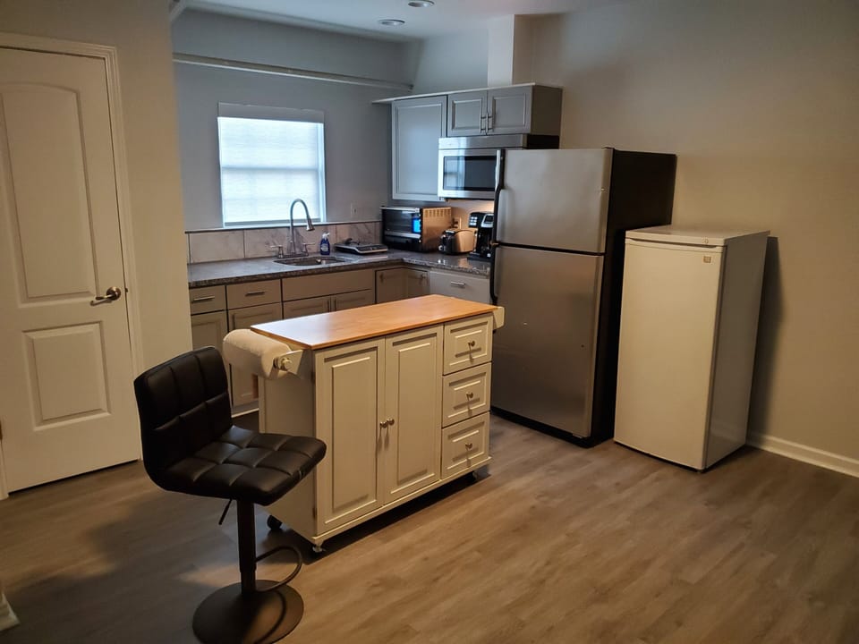 Fully equipped kitchen area