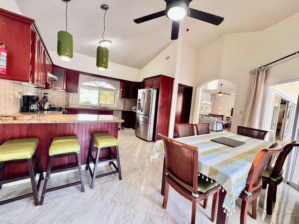 ✨CASA COCO-BRISA✨Premium 6 Master @ Casa Linda