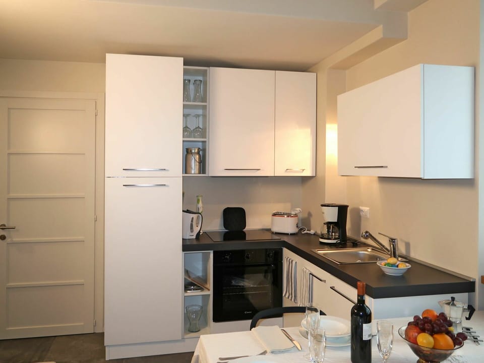 Room, Furniture, Property, Interior Design, Kitchen, Building, Cabinetry, House, Countertop, Home