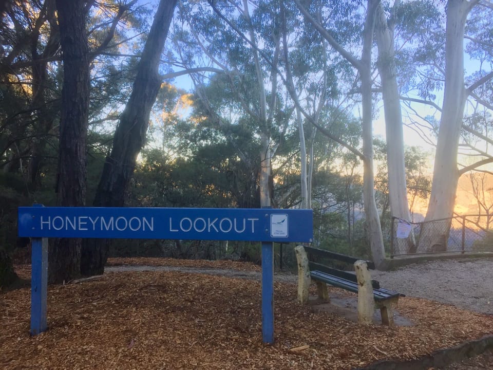 Walk to Honeymoon Lookout from Rose Cottage