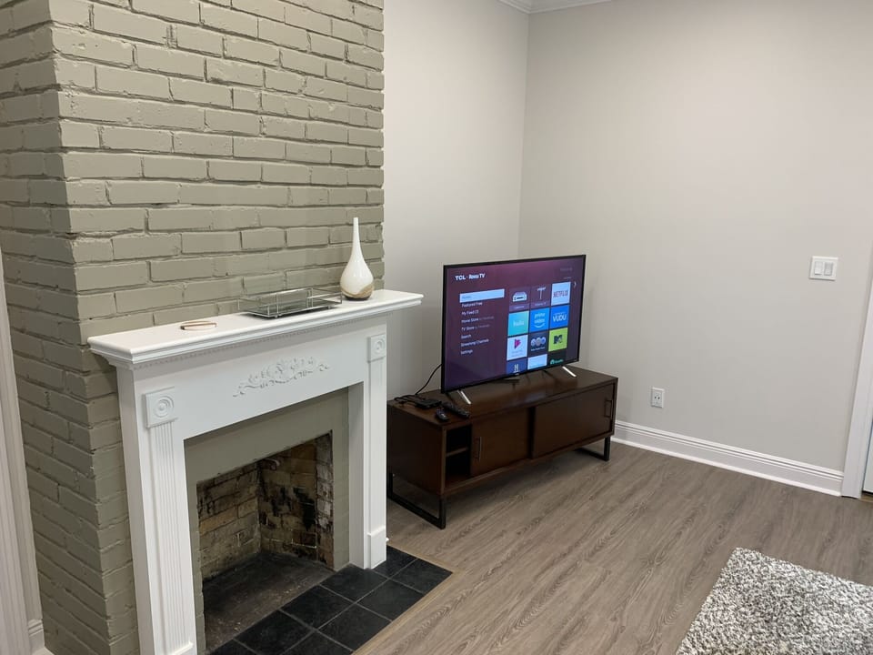 50” TCL TV with ROKU and Cable 