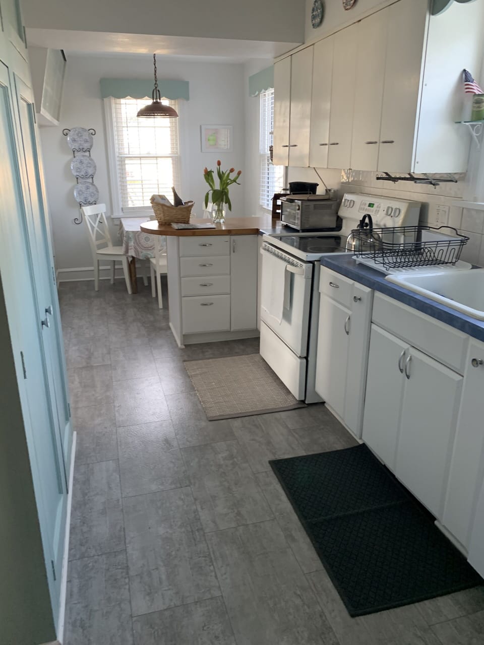 Kitchen with sunny breakfast nook