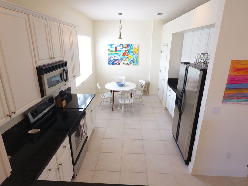Kitchen & Breakfast Nook