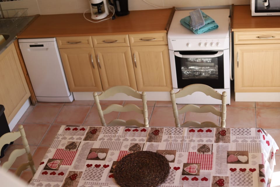 Gie 3 Dining Area