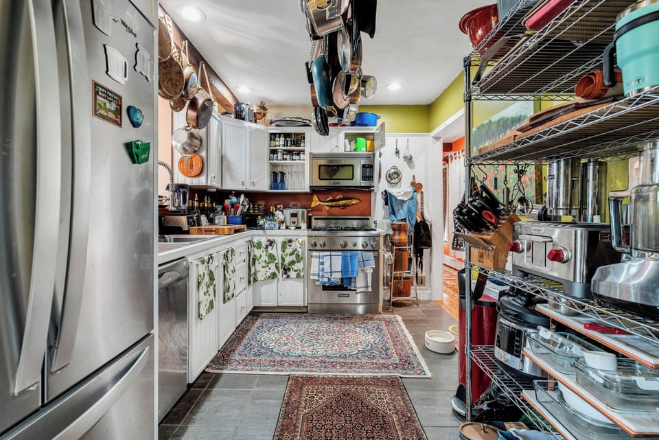 Well equipped kitchen