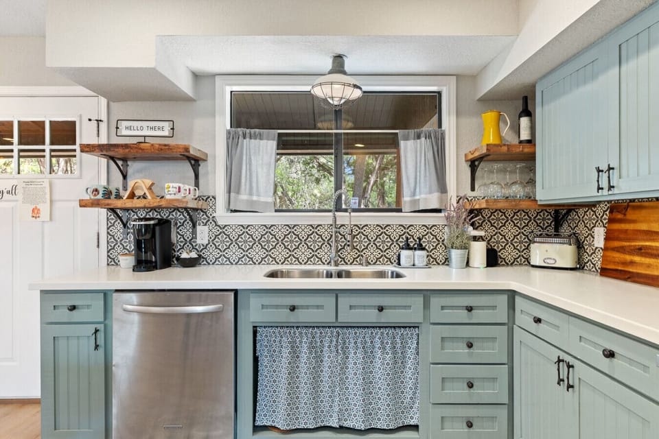 The Lazy Lavender Cottage Full Kitchen