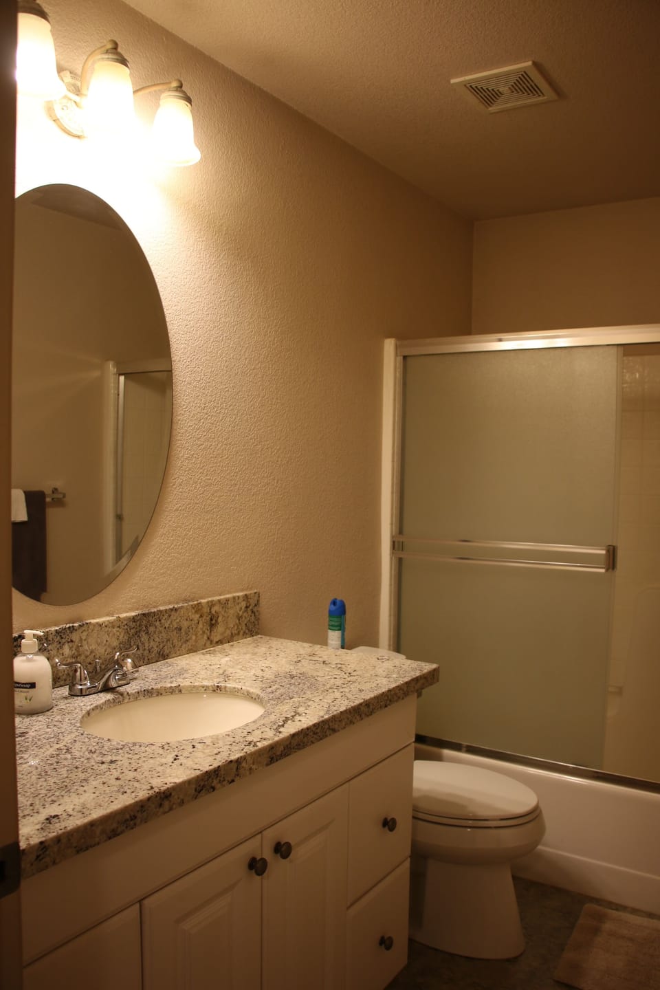 Upstairs bathroom with Shower/Bathtub Combo.