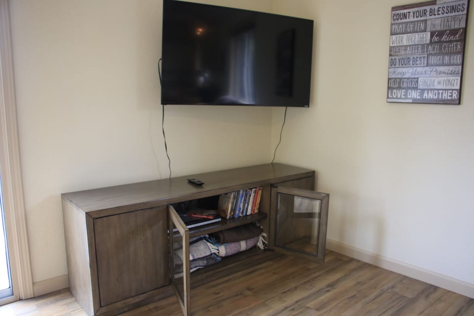 Smart TV with DVD player and DVDs