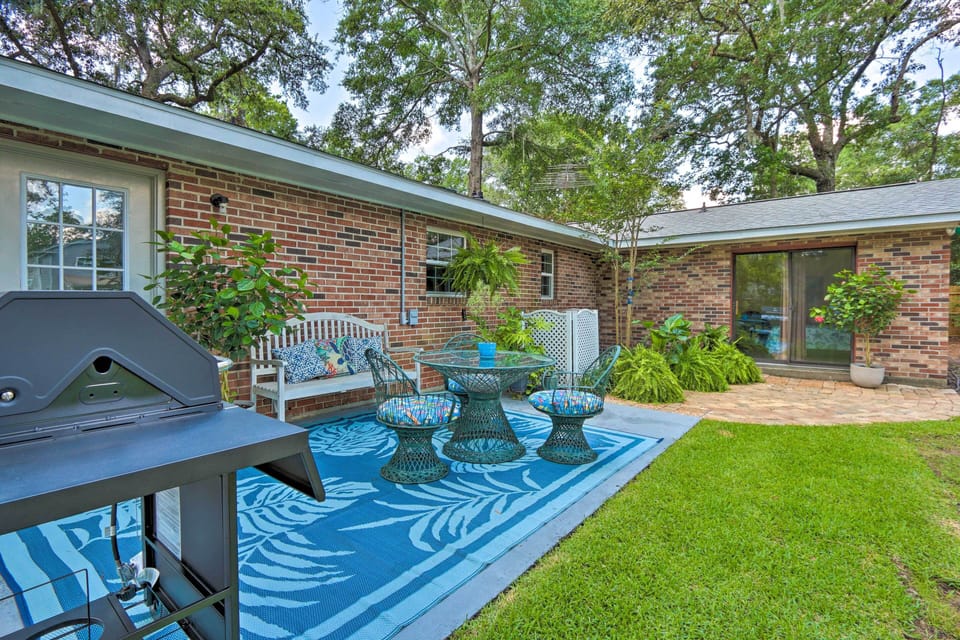 Beaufort Vacation Rental Apartment: 2 BR | 2 BA | Step-Free Access