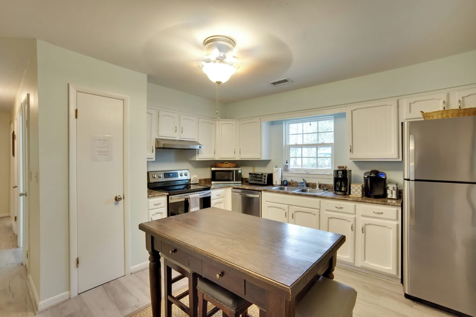 Kitchen | Keurig Coffee Maker | Toaster Oven