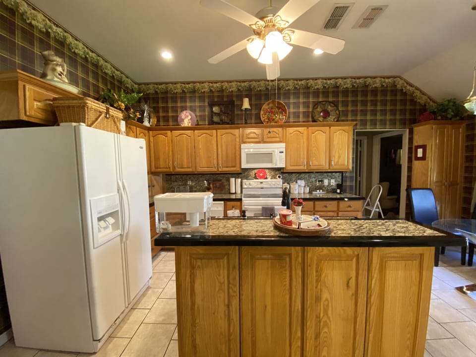 Full Kitchen
