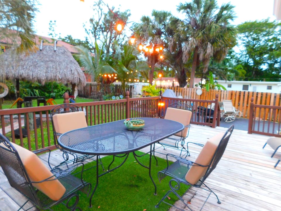Outdoor dining