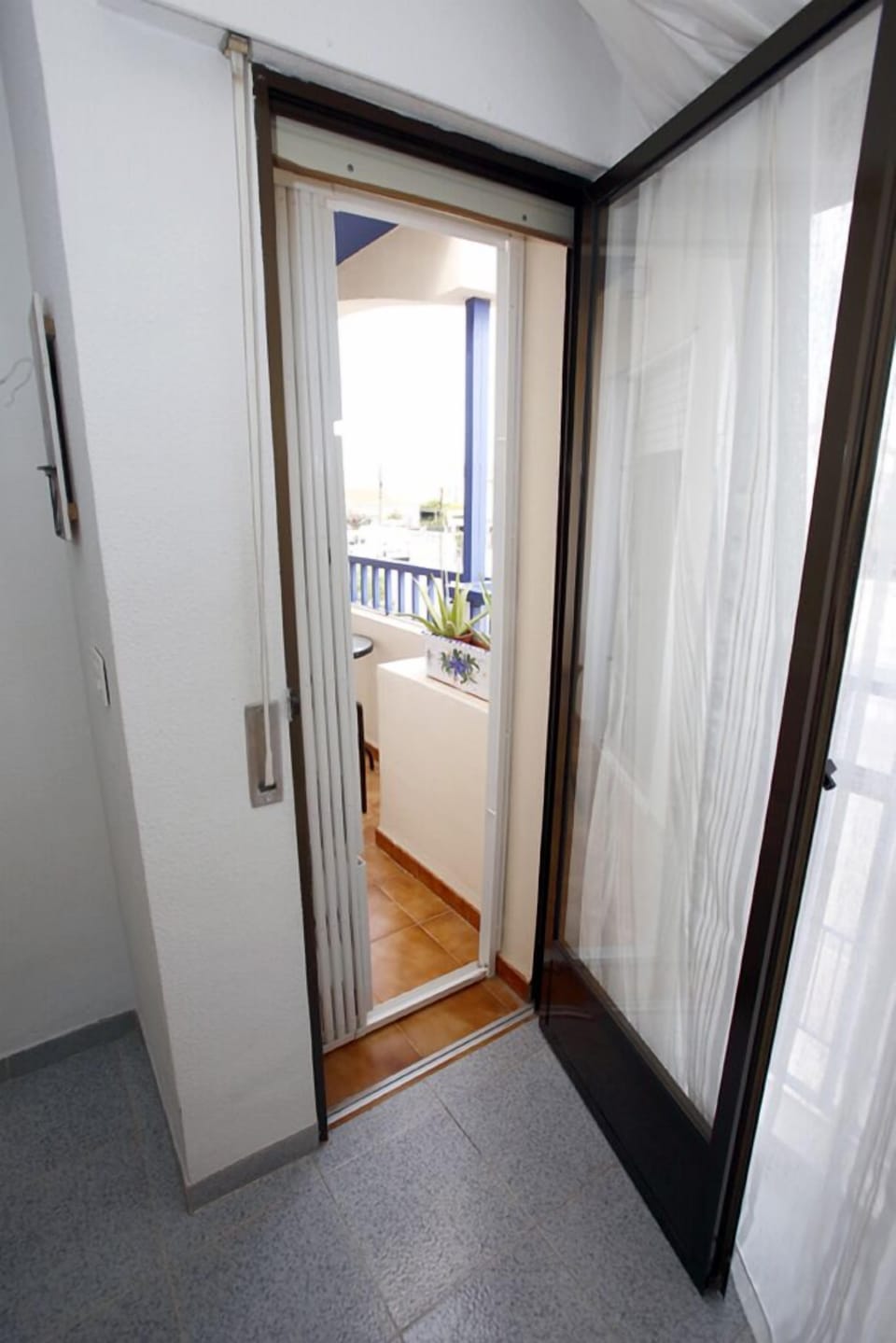 Entrance to balcony from this room.