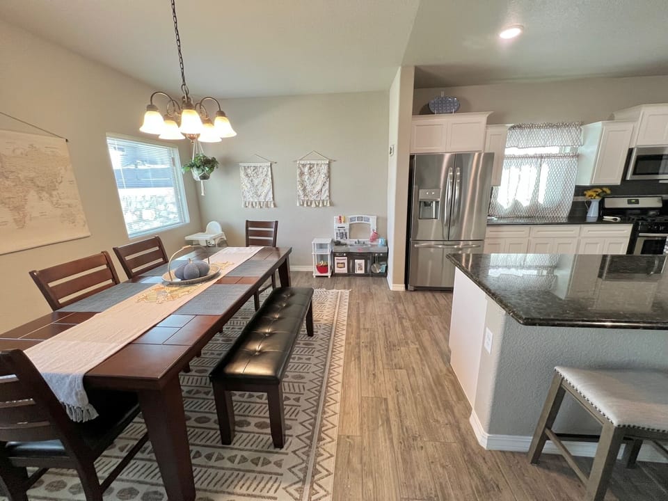 dining room 