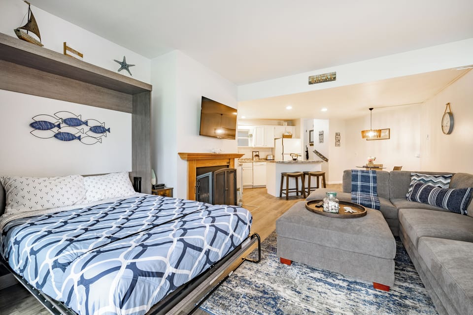 Full size Murphy Bed in living room