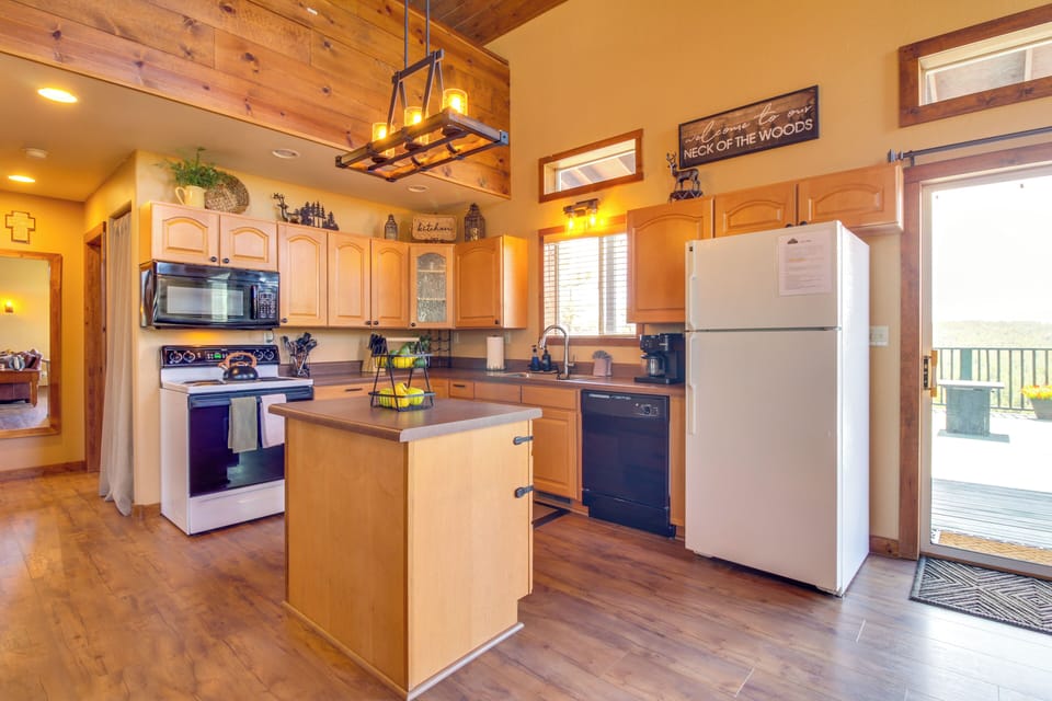 Kitchen | Coffee Maker | Crockpot | Toaster Oven